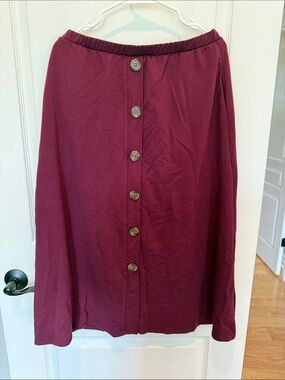 Women's Button-Front Midi Skirt in Burgundy